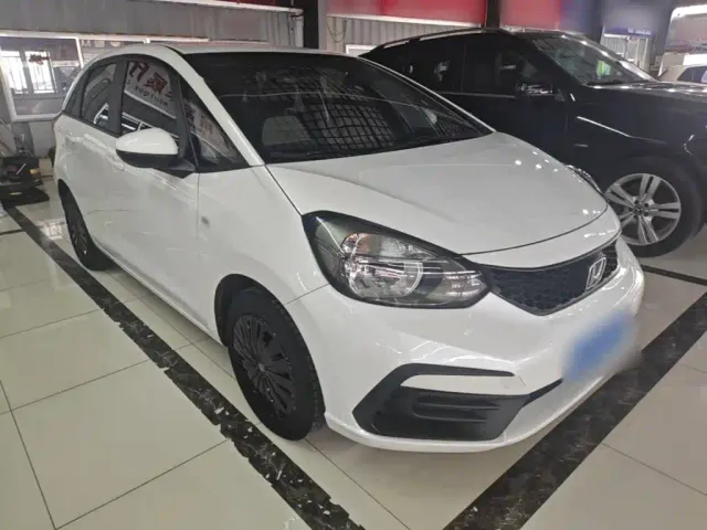 Honda Fit — Фото автомобиля 3