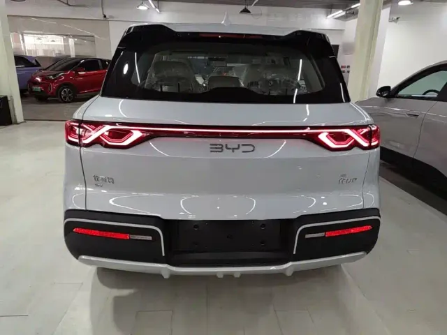 BYD Yuan UP — Фото автомобиля 5