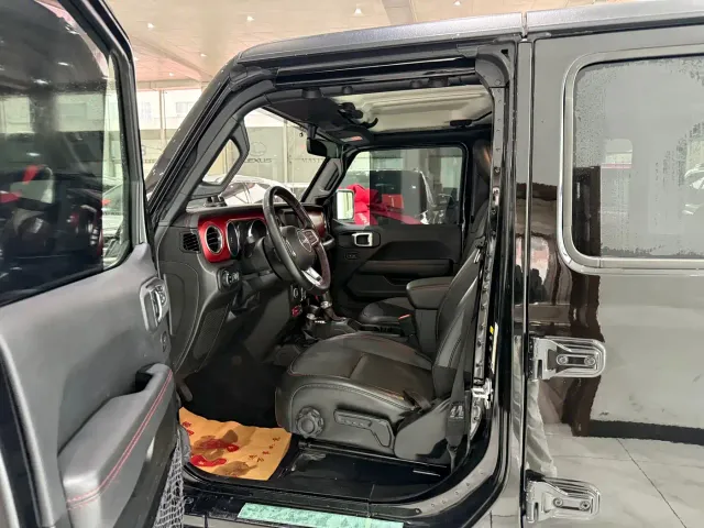 Jeep Wrangler — Фото автомобиля 6