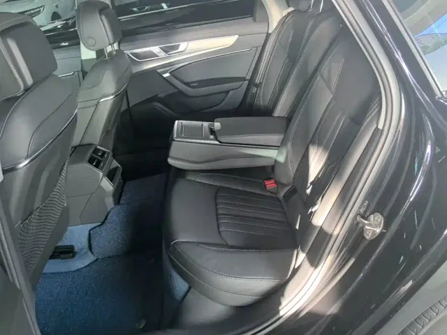 Audi A6L — Фото автомобиля 16