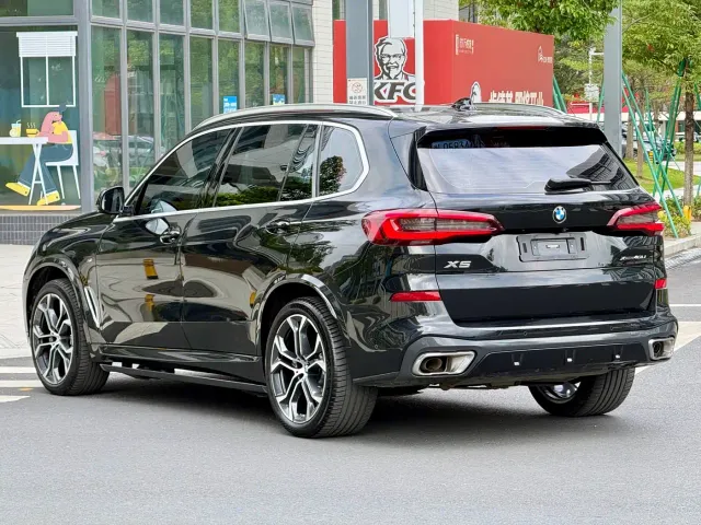 BMW X5 — Фото автомобиля 9