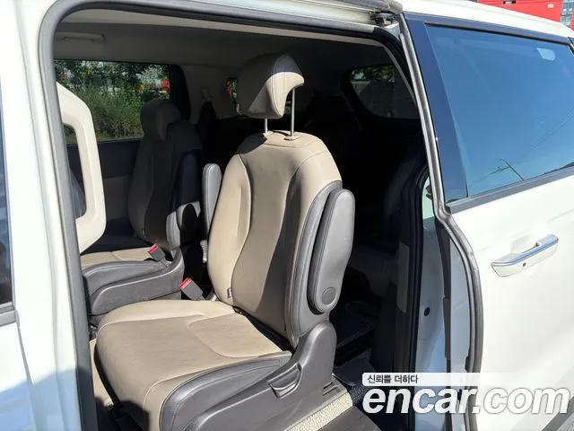 Kia Carnival 4th Gen — Фото автомобиля 17