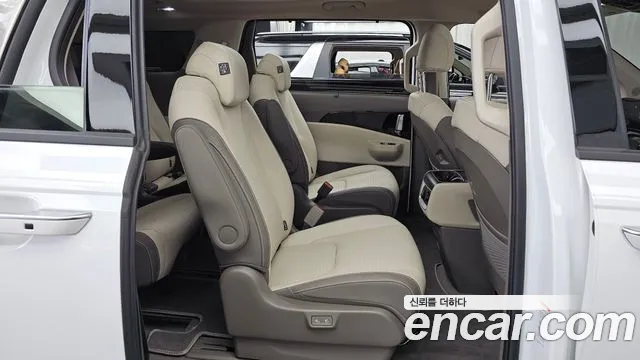 Kia Carnival Generation 4 — Фото автомобиля 18
