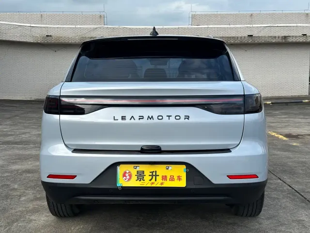 Leapmotor C11 — Фото автомобиля 6