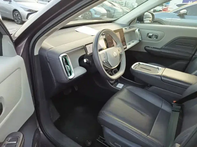 Leapmotor B10 — Фото автомобиля 15