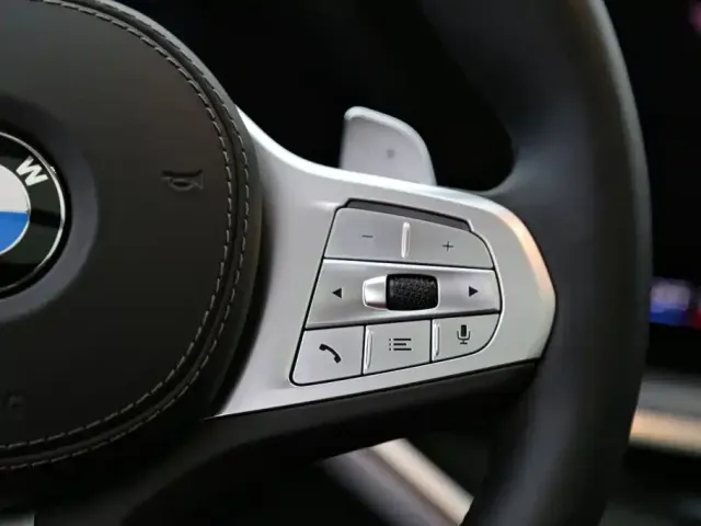 BMW BMW X5 2025 Model xDrive 30Li Exclusive M Sport Blackout Package — Фото автомобиля 17