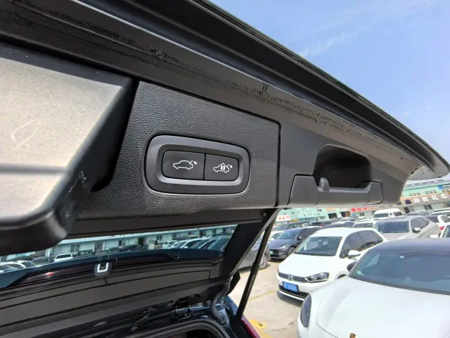 Volvo XC60 — Фото автомобиля 21