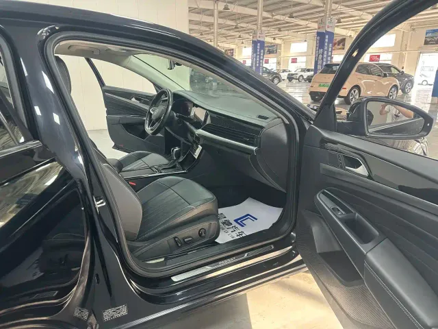 Volkswagen Passat — Фото автомобиля 13