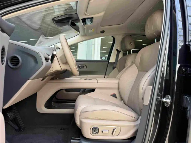 Li Auto i8 — Фото автомобиля 4
