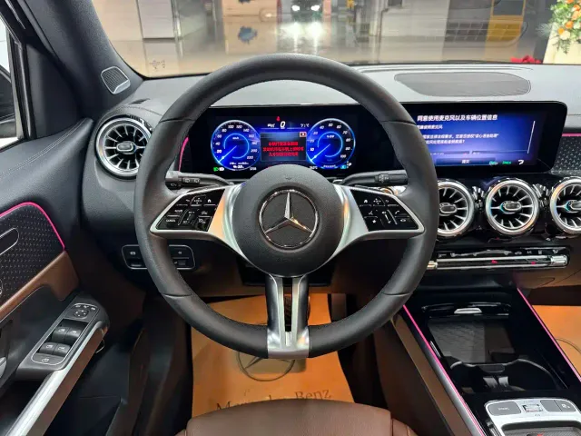 Mercedes-Benz EQB — Фото автомобиля 13