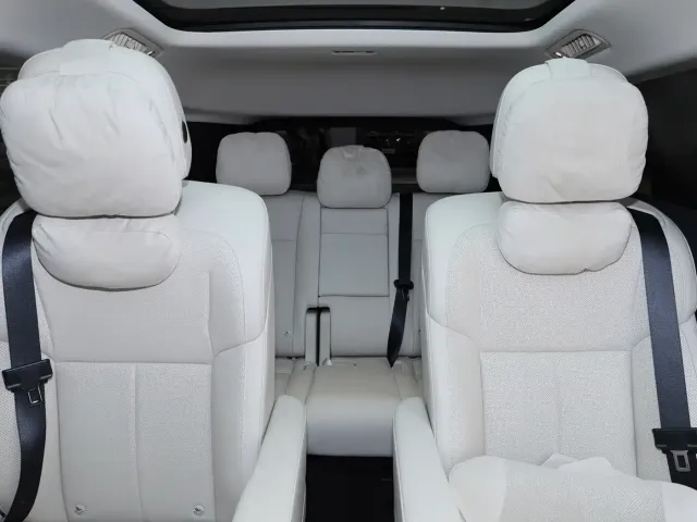 Li Auto MEGA — Фото автомобиля 29