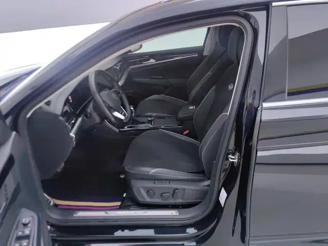 Volkswagen Passat — Фото автомобиля 9