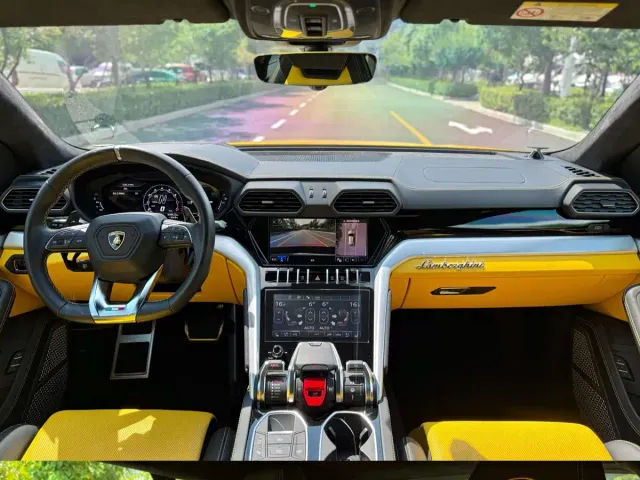 Lamborghini Urus — Фото автомобиля 5