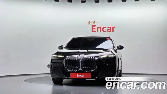 BMW 7 Series G70 — Фото автомобиля 3