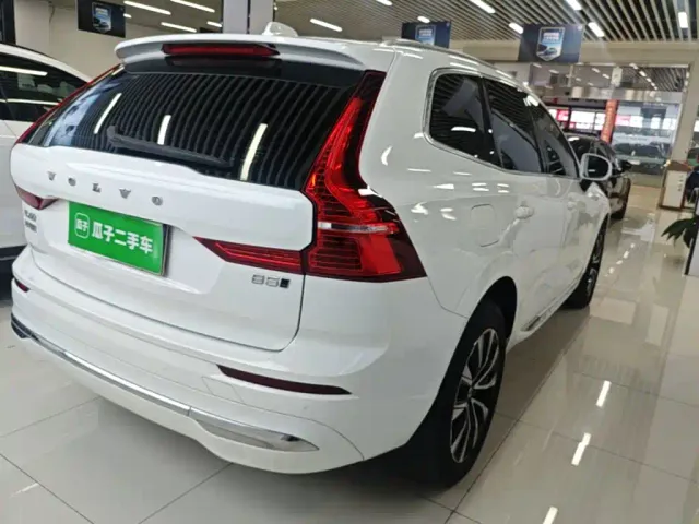Volvo XC60 — Фото автомобиля 7