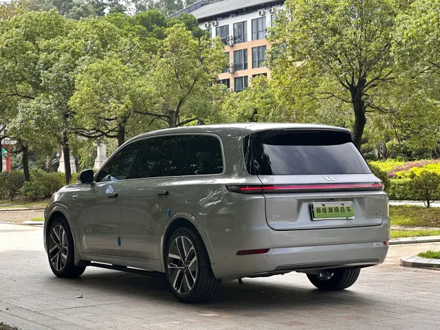 Li Auto L9 — Фото автомобиля 7