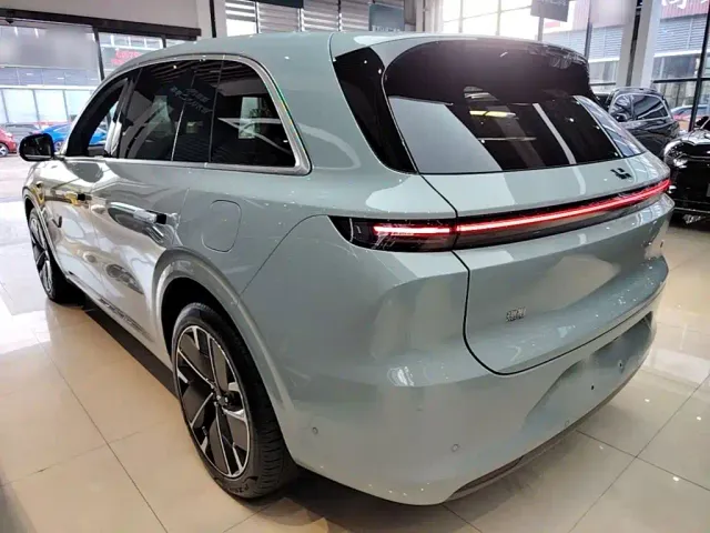 Li Auto L6 — Фото автомобиля 4