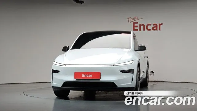 Tesla Model Y — Фото автомобиля 2