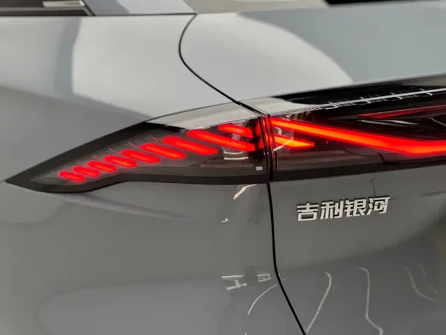 Geely Galaxy L6 — Фото автомобиля 18