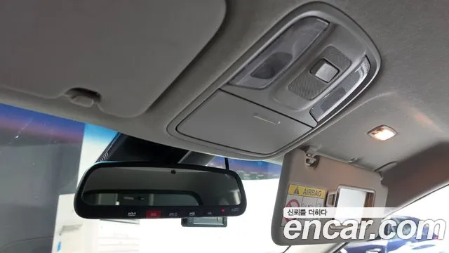 Kia Niro — Фото автомобиля 23
