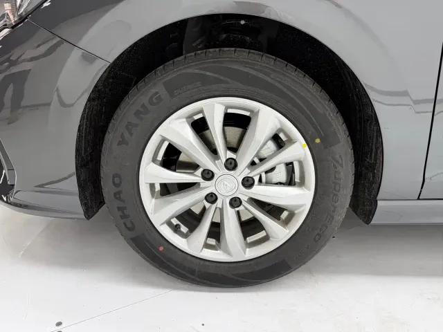 Changan Eado — Фото автомобиля 7