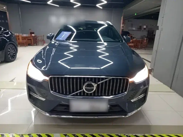 Volvo XC60 — Фото автомобиля 2