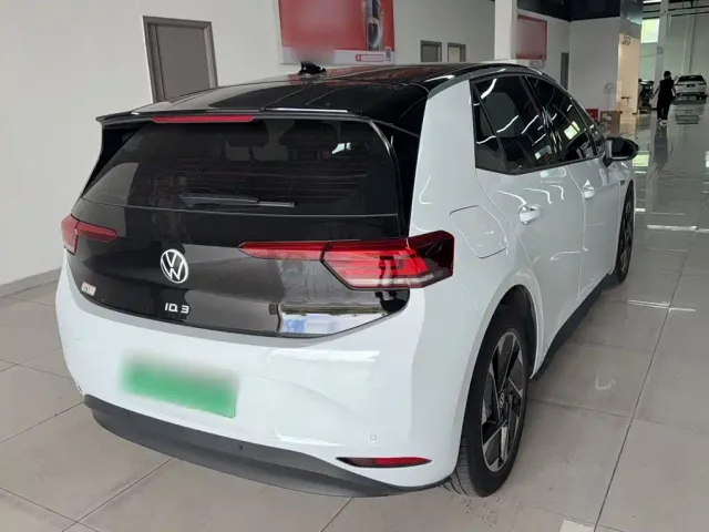 Volkswagen ID.3 — Фото автомобиля 10