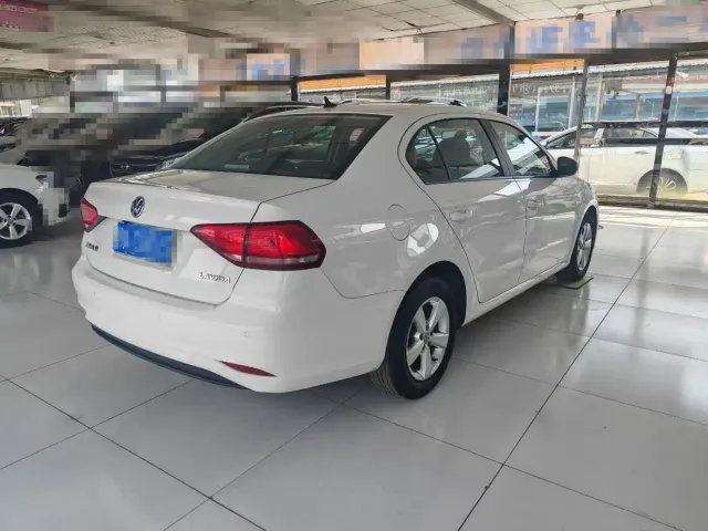 Volkswagen Lavida — Фото автомобиля 9