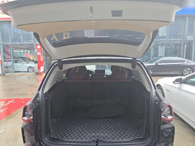 BMW iX3 — Фото автомобиля 18
