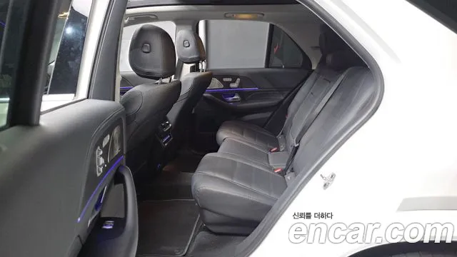Mercedes-Benz GLE-Class — Фото автомобиля 12