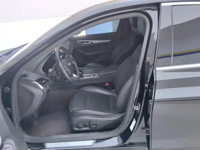 Cadillac CT5 — Фото автомобиля 9