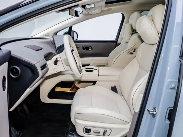 Li Auto Li i8 2025 Standard Edition — Фото автомобиля 10