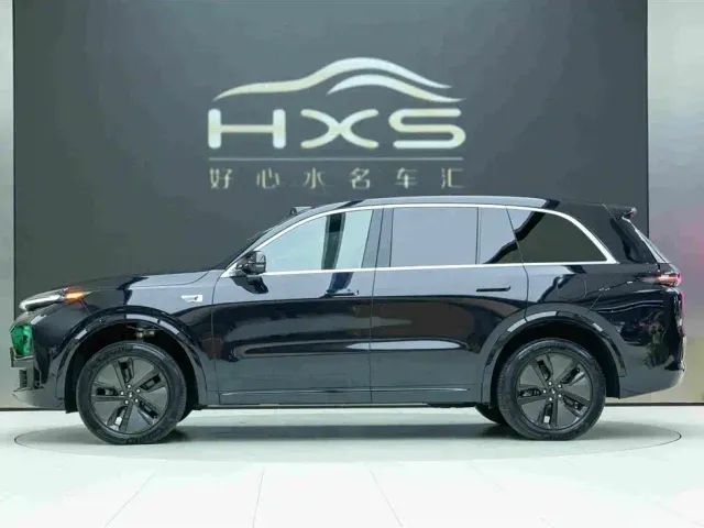 Li Auto L8 — Фото автомобиля 3
