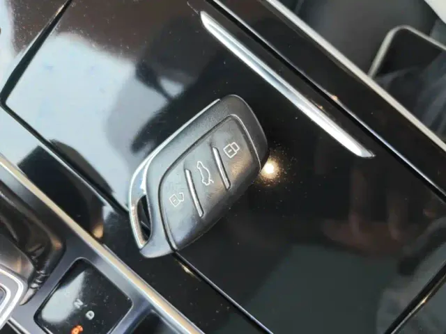 Roewe i6 MAX EV — Фото автомобиля 8
