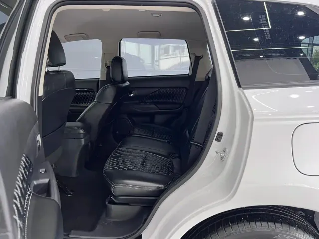 Mitsubishi Outlander — Фото автомобиля 13