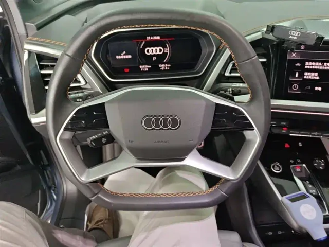 Audi Q4 e-tron — Фото автомобиля 10