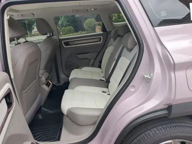 Geely ICON — Фото автомобиля 16