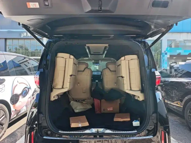 Toyota Vellfire — Фото автомобиля 18