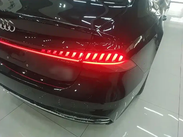 Audi A7L — Фото автомобиля 7