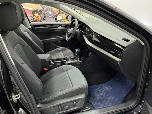 Volkswagen Passat — Фото автомобиля 12