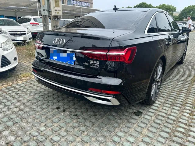 Audi A6L — Фото автомобиля 4
