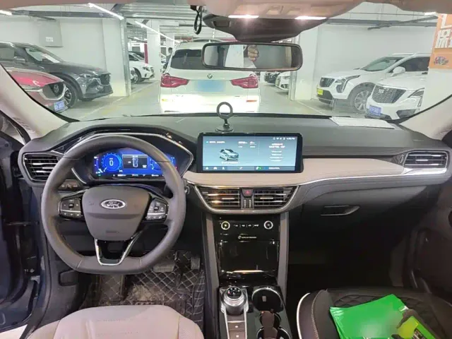 Ford Escape — Фото автомобиля 9