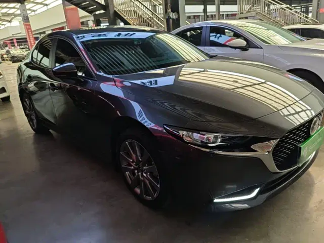 Mazda Axela — Фото автомобиля 3