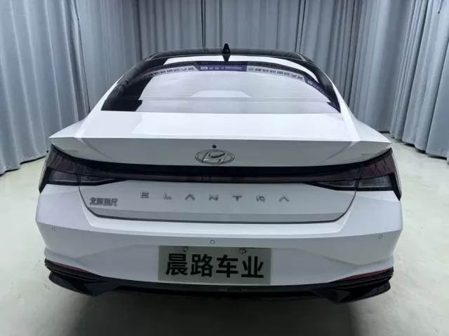 Hyundai Elantra — Фото автомобиля 5