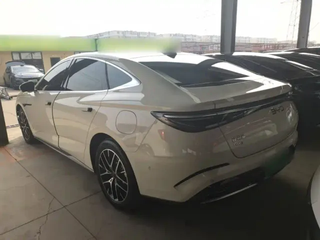 BYD Seal 07 DM-i — Фото автомобиля 4