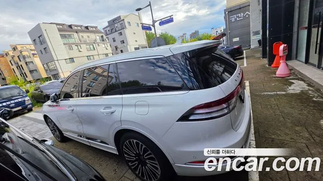 Lincoln Aviator 2nd Gen — Фото автомобиля 2