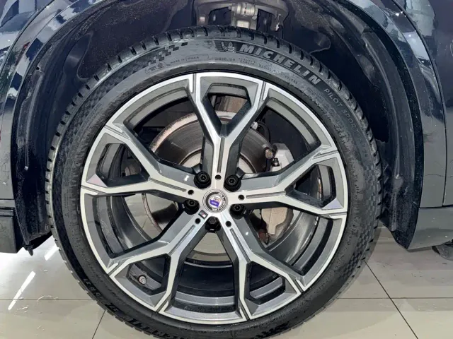 BMW X5 — Фото автомобиля 11
