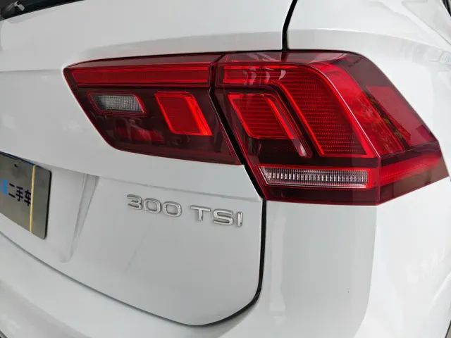 Volkswagen Tiguan L — Фото автомобиля 8