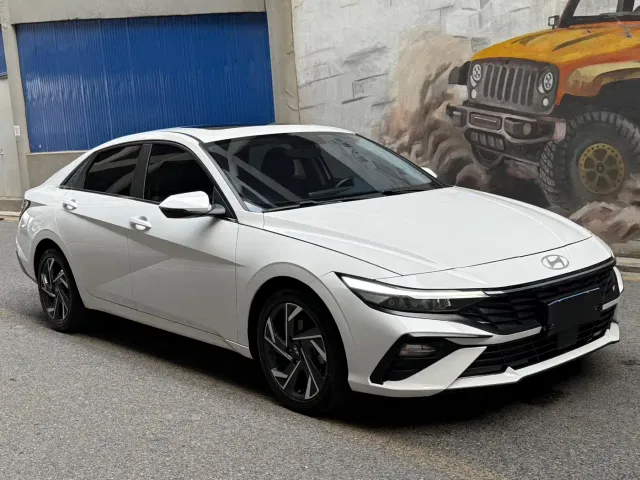 Hyundai Elantra — Фото автомобиля 3