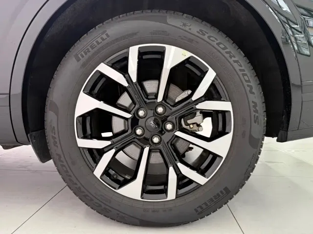 Ford Edge — Фото автомобиля 11
